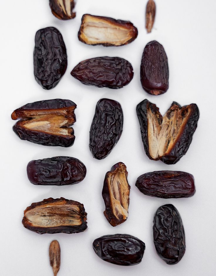 Premium Iranian Piarom Dates for Embassies, Ministries & Consulates Catering Services & Luxury Gift Packages; Certified Quality & Long-Term Supply